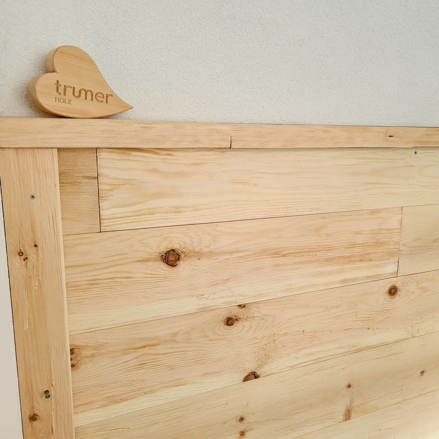 Wand - & Deckenverkleidung Zirbe XL gehackt