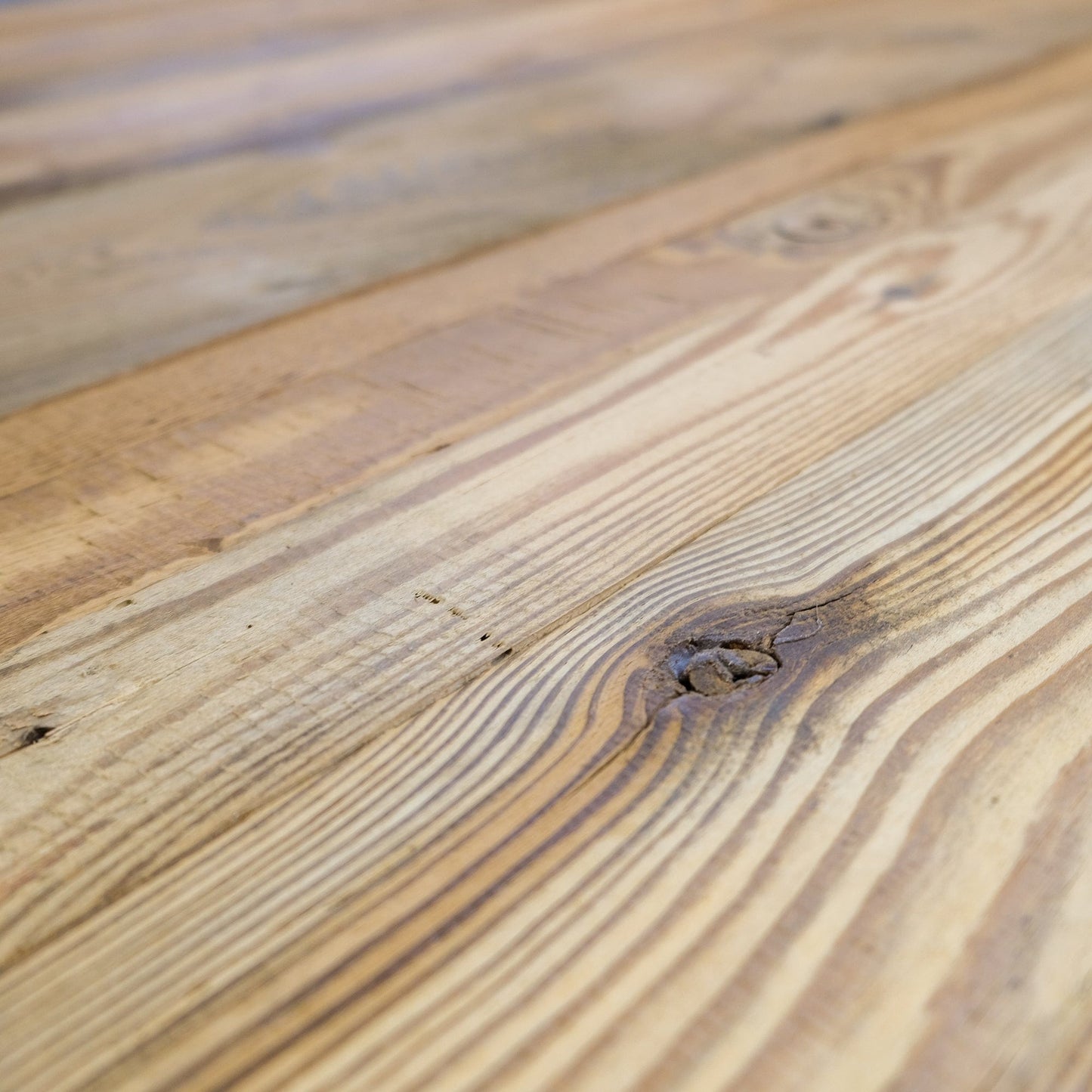 Wand- & Deckenverkleidung Altholz Fixformat mit Nut & Feder - karamell