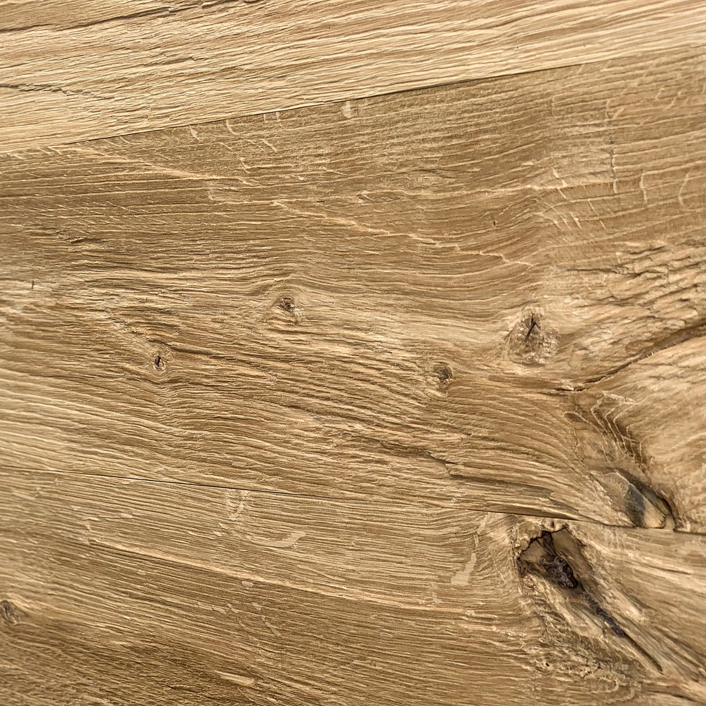 Wand- & Deckenverkleidung Eiche gehackt