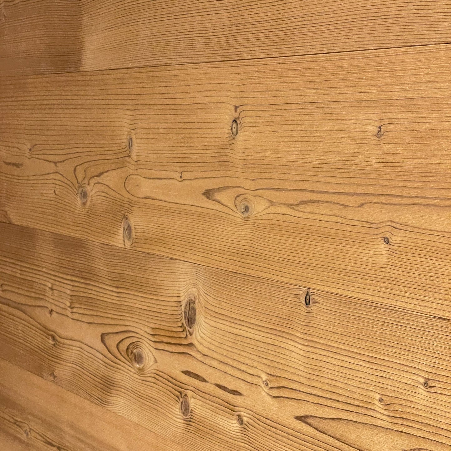 Holz Fassade / Wohnwand Thermofichte gebürstet