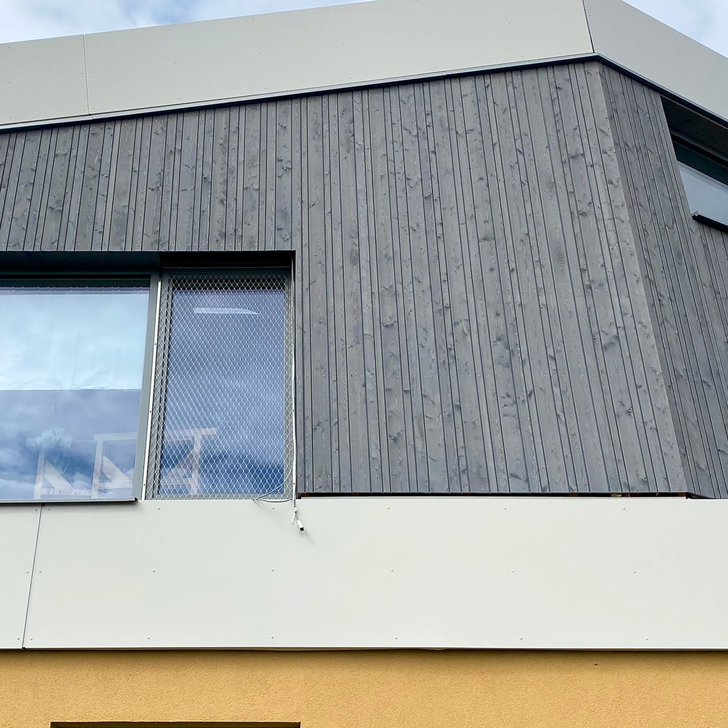 Holz Fassade Lärche Iceland Grey in Rauoptik