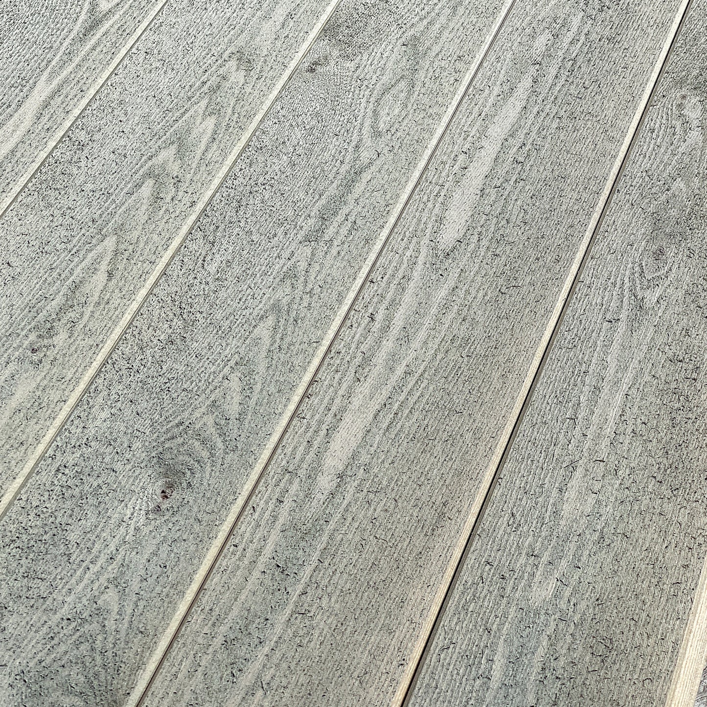 Holz Fassade Lärche Forrest Grey in Rauoptik