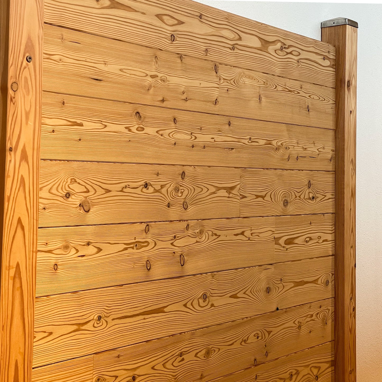 Holz BIO Lärche gebürstet Wandverkleidung / Wohnwand