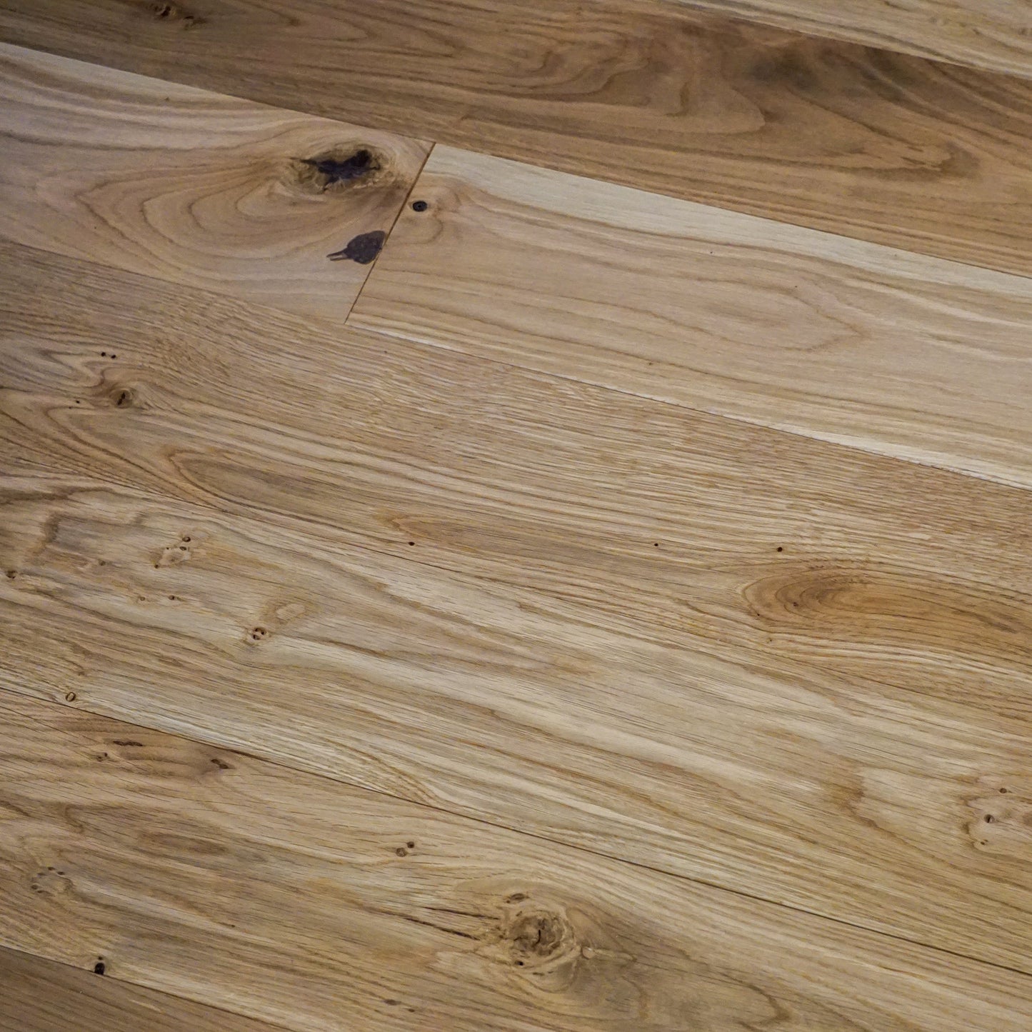Pavimento in legno massello di rovere WOODY, LARGE pronto all'uso oliato