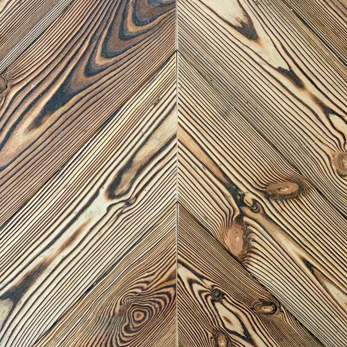 Holz Kiefer CARBON - rustikale Wandverkleidung / Wohnwand