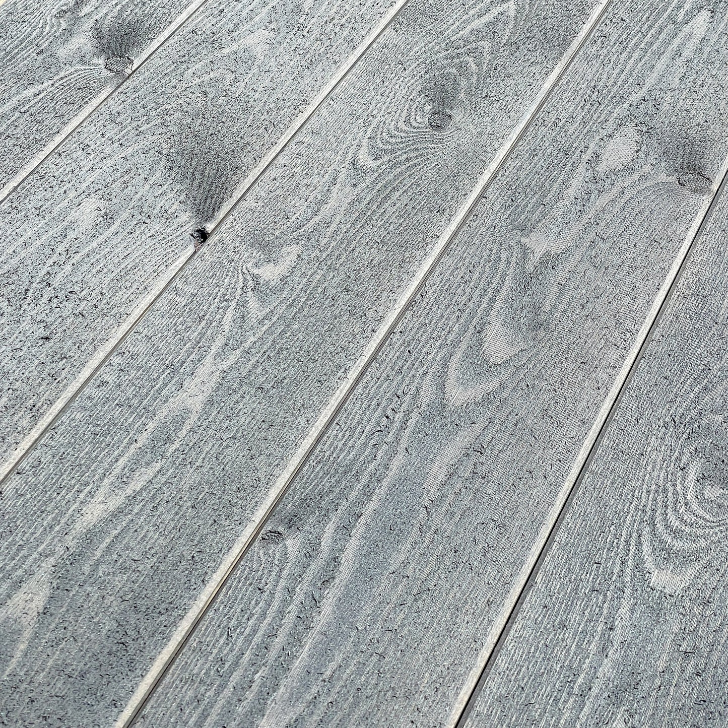 Facciata in legno di larice Nordic Grey dall'aspetto ruvido